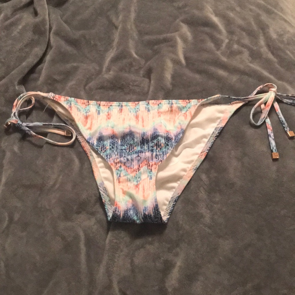 Victoria’s Secret Skimpy String Bottom - image 1